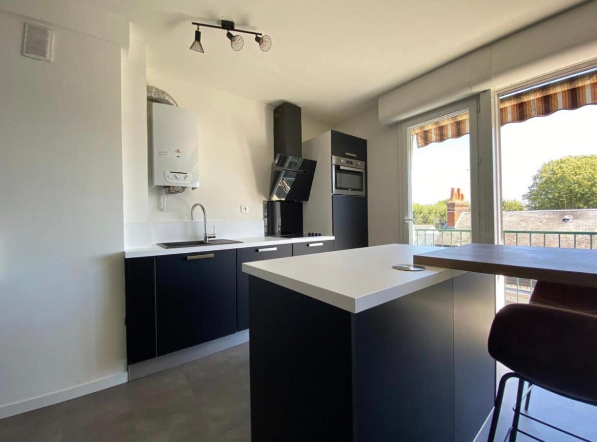 Appartement Vue Sur Les Toits De Tours Extérieur photo