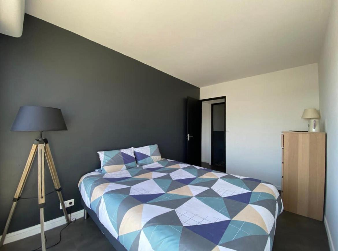 Appartement Vue Sur Les Toits De Tours Extérieur photo
